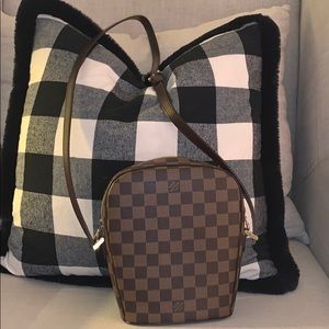 Authentic Louis Vuitton Crossbody/side purse